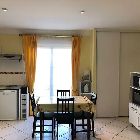 Les Agapanthes La Riche Apartment Room photo