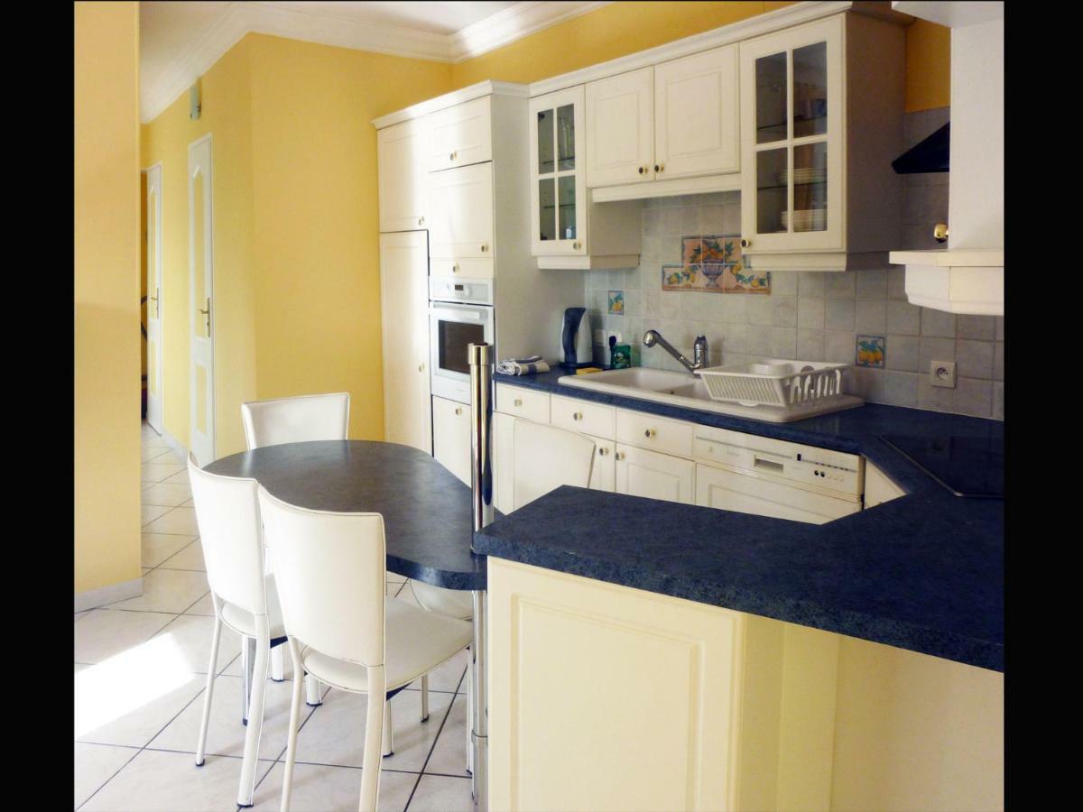 Les Agapanthes Apartment *